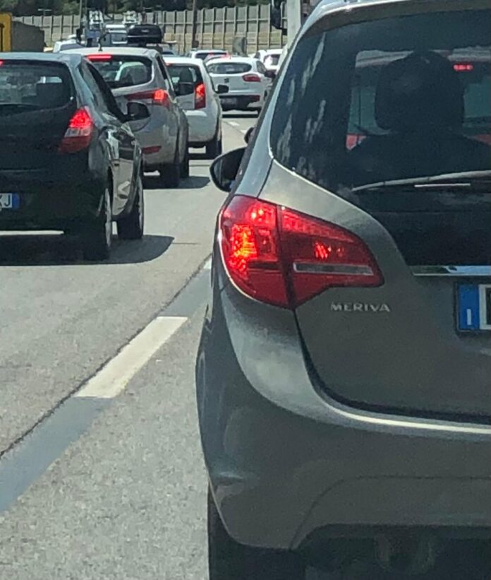 18b2ac25-678c-41e6-980a-5917d420f57e