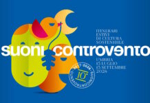 Giro di boa per Suoni Controvento Il festival di arti performative prosegue tra grandi concerti e appuntamenti in luoghi inconsueti. In arrivo Coez e Angelina Mango ai piedi della suggestiva Rocca Maggiore di Assisi (4 e 5 agosto), l’incontro tra parola e suono di Giovanni Guidi e Stefano Fresi a Costa di Trex (6 agosto), le note del duo Zara Colombo a San Venanzo tra arti visive e musica (7 agosto), una tappa del tour “Non ho paura di niente” di Fabrizio Moro al pianoro di Valsorda (8 agosto), un viaggio nella “Meravigliosa Anatolia” con Kara Gunes nella grotta di Sant’Agnese a Costacciaro (9 agosto), il folk-rock dell’Orchestraccia a Sigillo (9 agosto) e un percorso che passa per rock, pop, new wave, cinema, teatro e tradizione musicale italiana degli Avion Travel nell’area archeologica di Carsulae